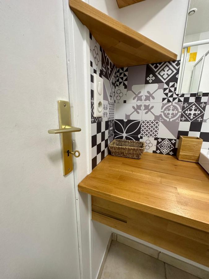 Villa Des Palmiers, Chambre 3, Lit Double 빌뇌브-쉬르-로트 외부 사진